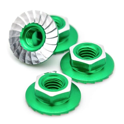 #1U-870801 - 1Up Racing - LD 7075 Alu M4 flanged and serrated  wheel nuts - Green (4)